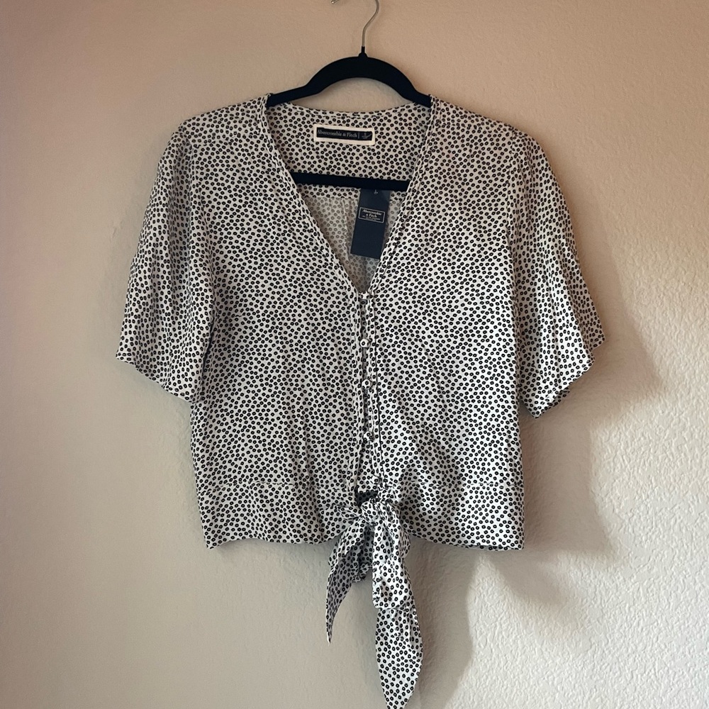 NWT Abercrombie crop tie blouse